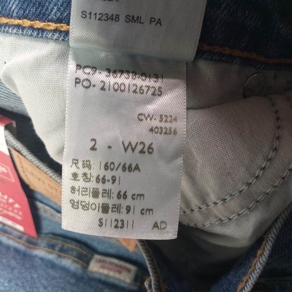 Levi Strauss Women's Mid Rise Boyfriend Jeans Sz 2 26x26 Blue Dark Wash Stretch - Picture 9 of 11